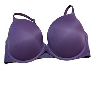Victoria Secret Bra Size 34DD
Plum color